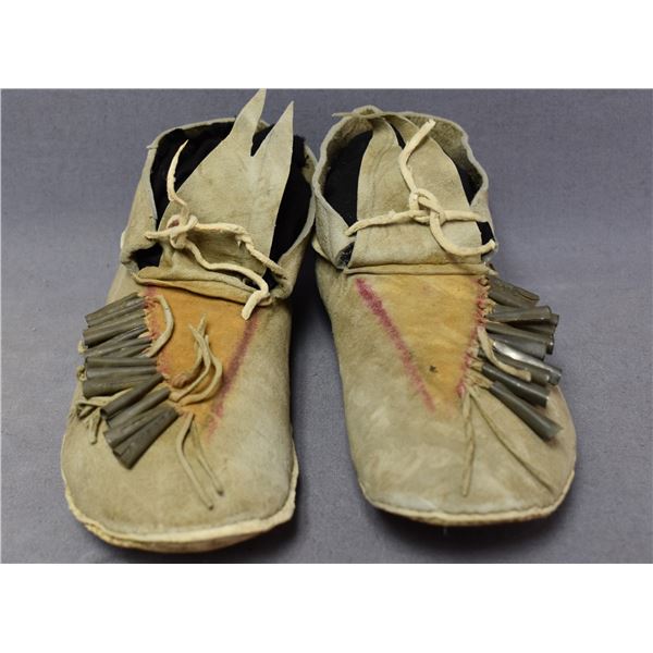 KIOWA INDIAN MOCCASINS