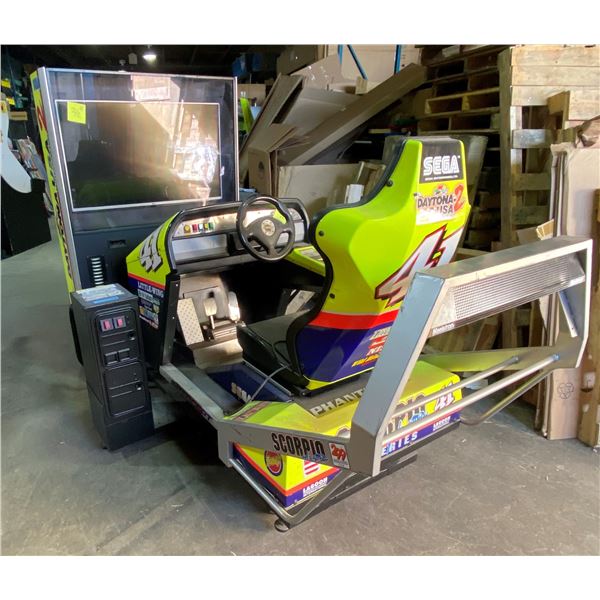 Sega Scorpio Daytona 2 USA Battle on the Edge Racing Game