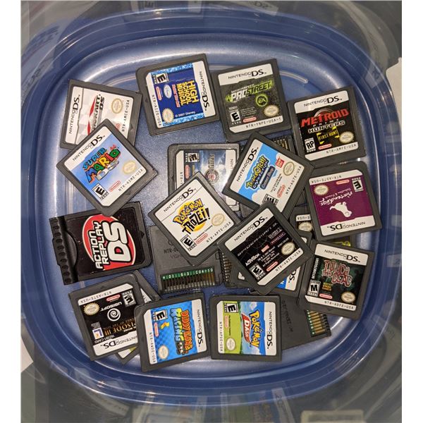 Approx. 22 DS game cartridges