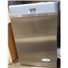 Image 1 : New tec milk storage refrigerating unit stainless grey