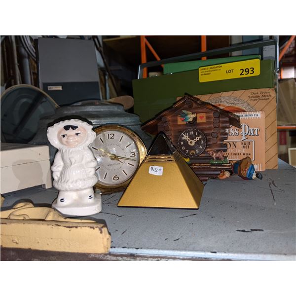 Assorted vintage items, radios, collectables, etc...