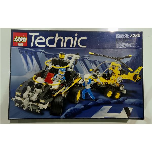 Lego technic #8286 750 piece set (new in box)
