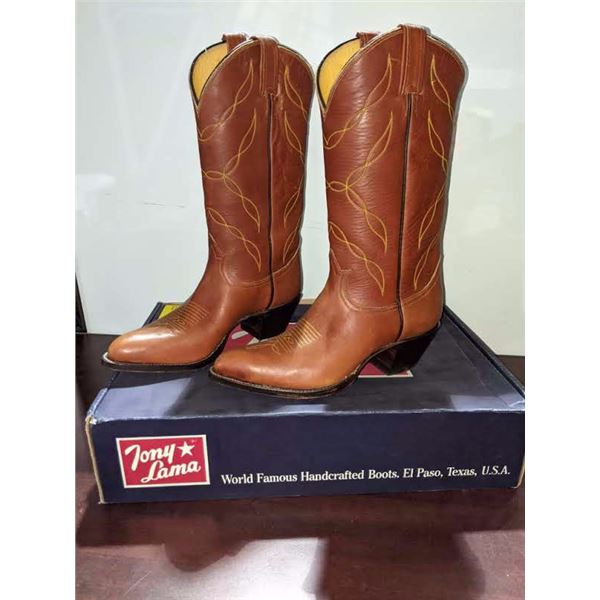 Pair of tony lama rust pointed toe cowboy boots size 7 (NOS)