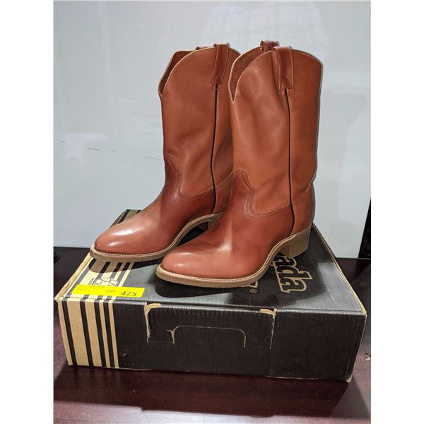 Pair of Canada west boots rust oil resistant size 11 (NOS)