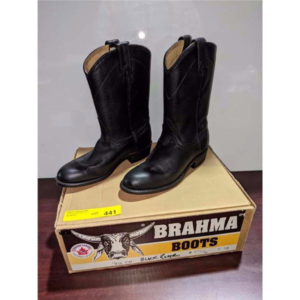 Pair of brahma pull on black roper boots size 6 (NOS)