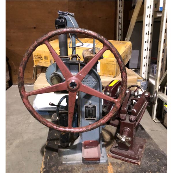 4 pieces of vintage cobbler shoe equipment