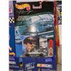 Image 5 : Highly Collectible Hot Wheel racing cars and 2 fan flags