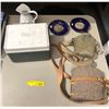 Image 1 : 2 Military water canteens, 1 small ice box, 2 small decortative plates and 1 ceramic jug