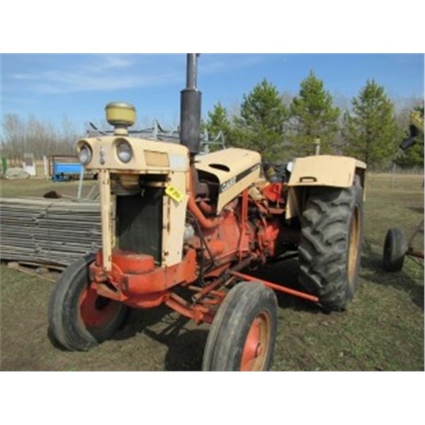 CASE 930 TRACTOR