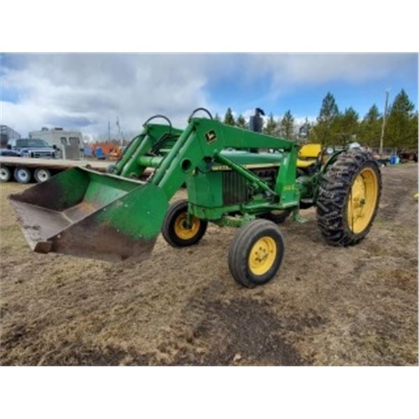 JOHN DEERE 1830 TRACTOR