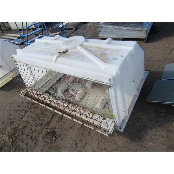 CALF SHELTER (WHITE)