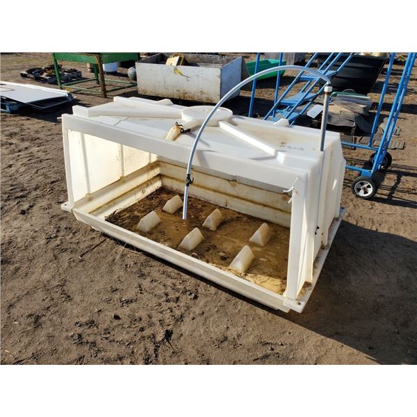 CALF SHELTER (WHITE)
