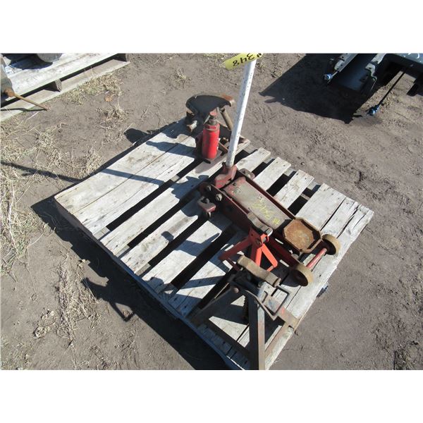 FLOOR JACK, BOTTLE JACK, 2 JACK STANDS, CRIMPER