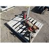 Image 1 : FLOOR JACK, BOTTLE JACK, 2 JACK STANDS, CRIMPER