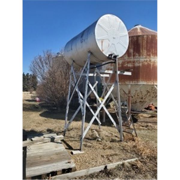 500 GALLON DUAL COMPARTMENT FUEL TANK