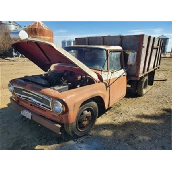 1966 IH GRAIN TRUCK