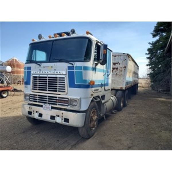 1985 IH CABOVER TRUCK