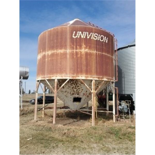 UNIVISION 1800 BUSHEL GRAIN BIN