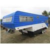 Image 2 : OLD FIFTH WHEEL HOLIDAY TRAILER