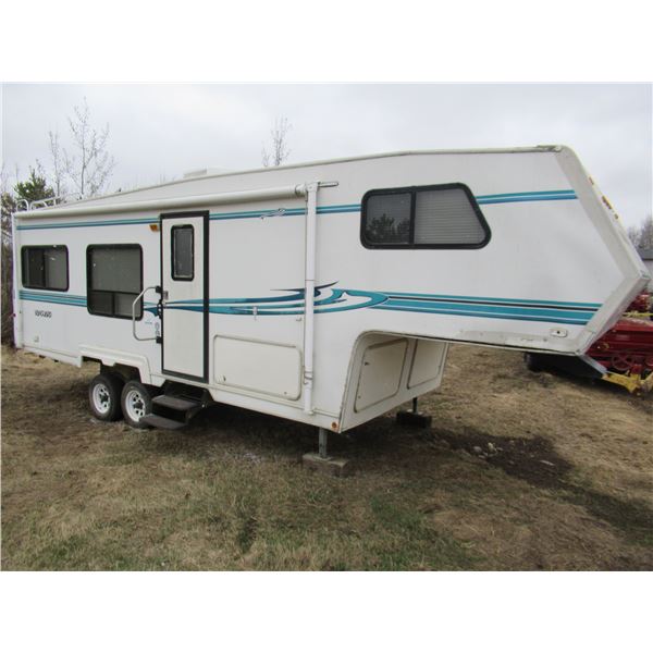 1998 VANGUARD LEGEND APPROX. 27' FIFTH WHEEL HOLIDAY TRAILER
