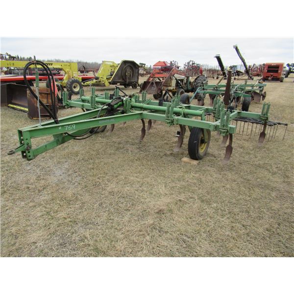 JOHN DEERE 100 - 16' DEEP TILLAGE CULTIVATOR