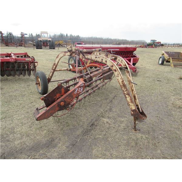 CASE 5 BAR HAY RAKE