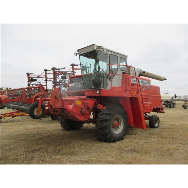 MASSEY FERGUSON 850 COMBINE C/W HYDRO & STRAW CHOPPER