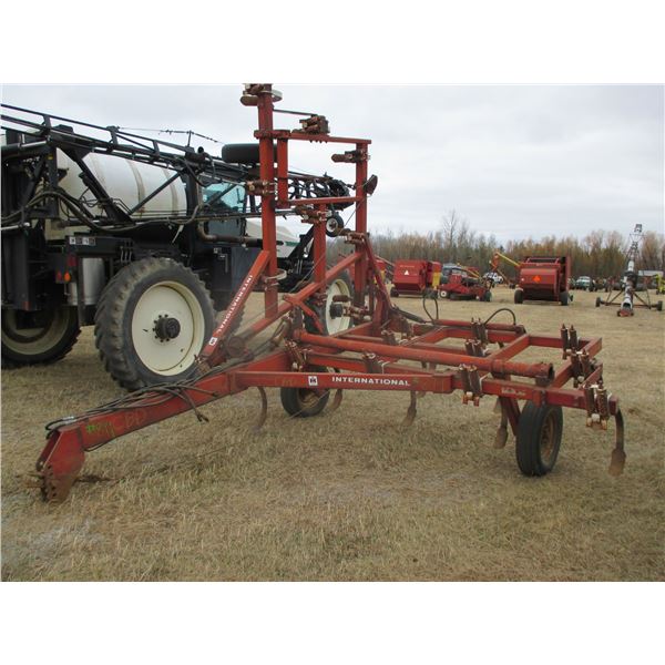 IHC 55 - 19' CHISEL PLOW