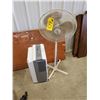 Image 1 : DEHUMIDIFIER, FAN & FOLDING WOOD TABLE