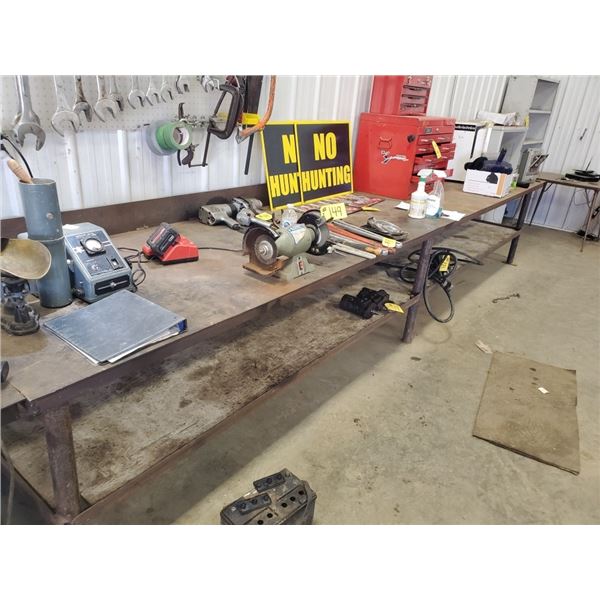 STEEL TABLE (3' X 18') C/W BENCH VISE