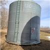 Image 1 : BIN #7 - 2500 BUSHEL BIN ON GOOD WOOD FLOOR (SOME BUCKLING ON BOTTOM RING)