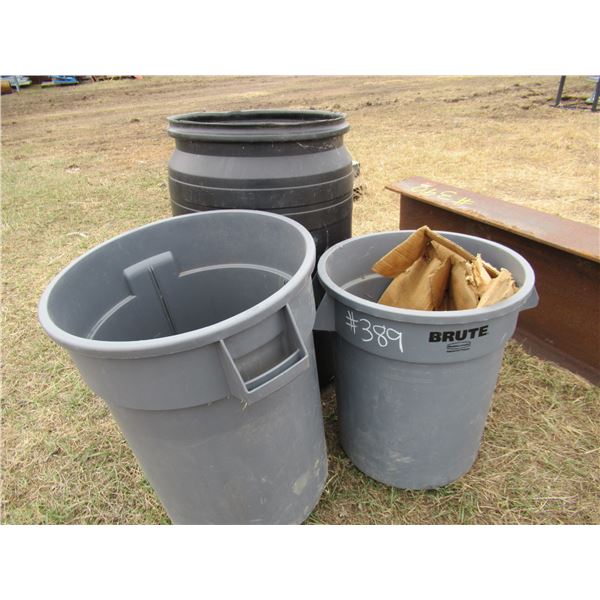 5 GARBAGE CANS (ALL FOR ONE MONEY)