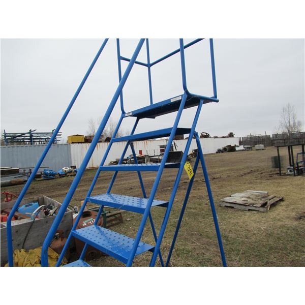 BLUE 8 STEP ROLLING LADDER