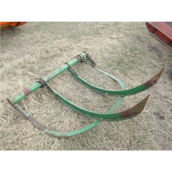 2 TOOTH JOHN DEERE GRAPPLE