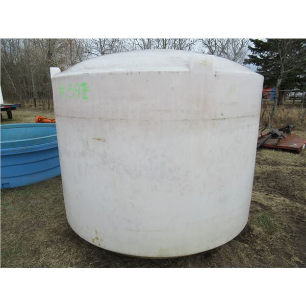 APPROX. 1250 GALLON TANK