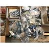 Image 2 : LARGE LOT OF PUNCHES AND BUTTONS