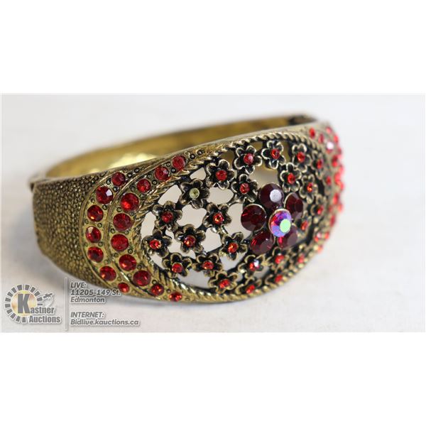 RED STONE AND METAL COSTUME JEWELRY BRACELT