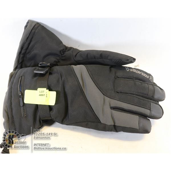 PAIR OF WINTER GLOVES