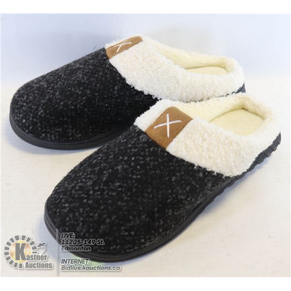 PAIR OF HOUSE SLIPPERS SIZE 7/8