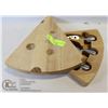 Image 1 : CHEESE BOARD AND UTENSILS WOOD