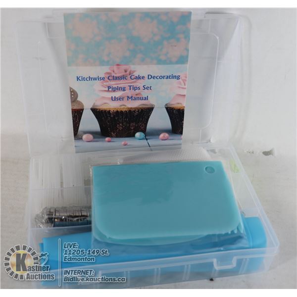 CAKE DECORATING SET