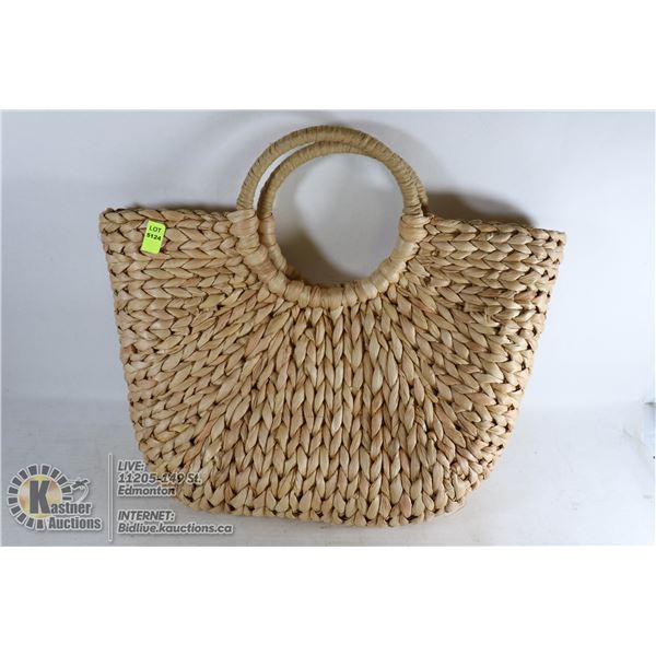 SMALL WICKER BEACH BAG