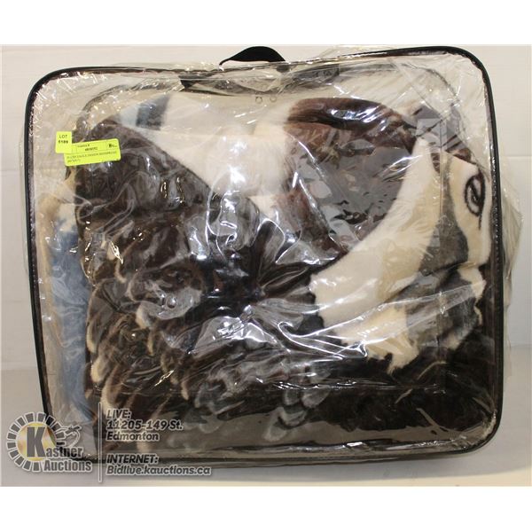 PLUSH EAGLE DESIGN BEDSPREAD (80"X91")