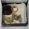 Image 1 : BOX OF ESTATE BROOCHES DOLPHINE AND MORE DOLPHINS, CURLING BROOCH AND MORE