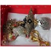 Image 1 : BOX OF ESTATE BROOCHES ROOSTER AND MORE ROOSTER, PEWTER CAT, DRESS AND MORE