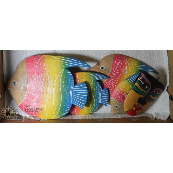 BOX OF WOOD FISH DCOR 6 VARIOUS SIZE FISH FOR HANING ON WALL