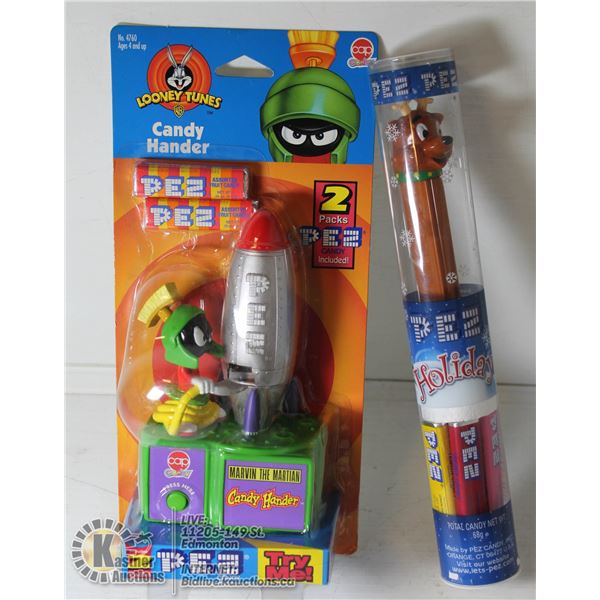 PEZ  COLLECTIBLES DISPENSERS LOONEY TUNES MARVIN THE MARTIAN & HOLIDAY REINDEER SET. PEZ CANDY INCLU