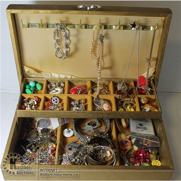 ESTATE JEWELLERY BOX FULL OF ASSORTED JEWELLERY