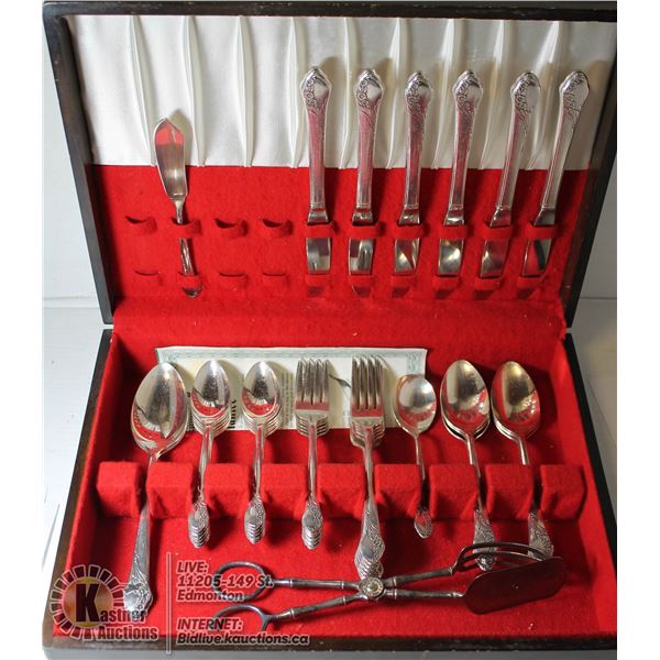 SILVER PLATED 6 PIECE SERVICE IN WOODEN CASE