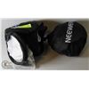 Image 1 : PAIR OF NEEWER COLAPSIBLE STUDIO LIGHT DIFUSERS